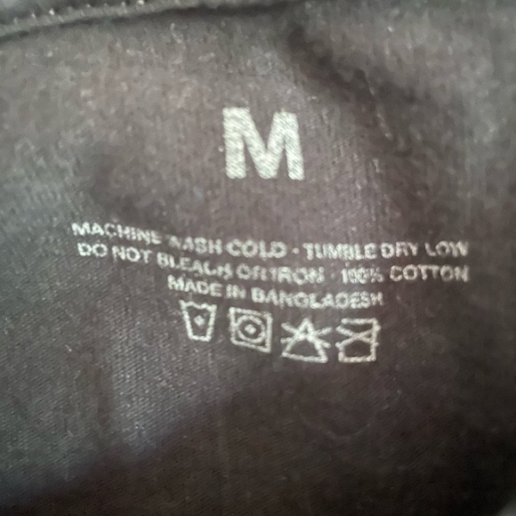 ⚡️ Black Short Sleeve Tee Shirt ~ Size M ⚡️ - Picture 3 of 3